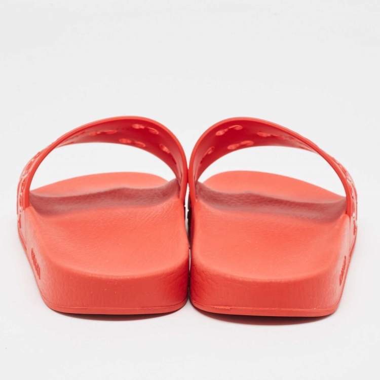 Pre Owned Gucci Red Rubber Flat Slides Size 42 