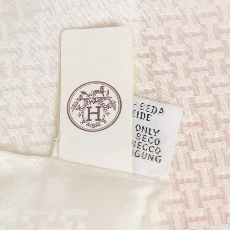 Pre Owned Hermès Blanc Silk Faconne Upside Down Handkerchief 