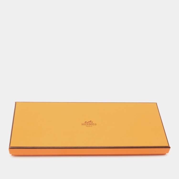 Pre Owned Hermès Blanc Silk Faconne Upside Down Handkerchief 