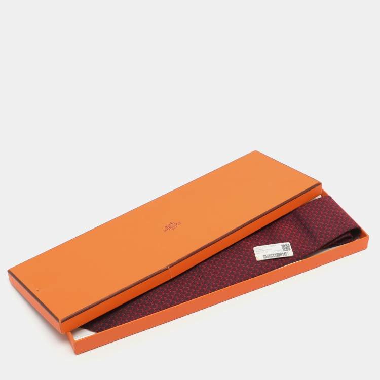 Pre Owned Hermès Burgundy Silk Hilario Tie