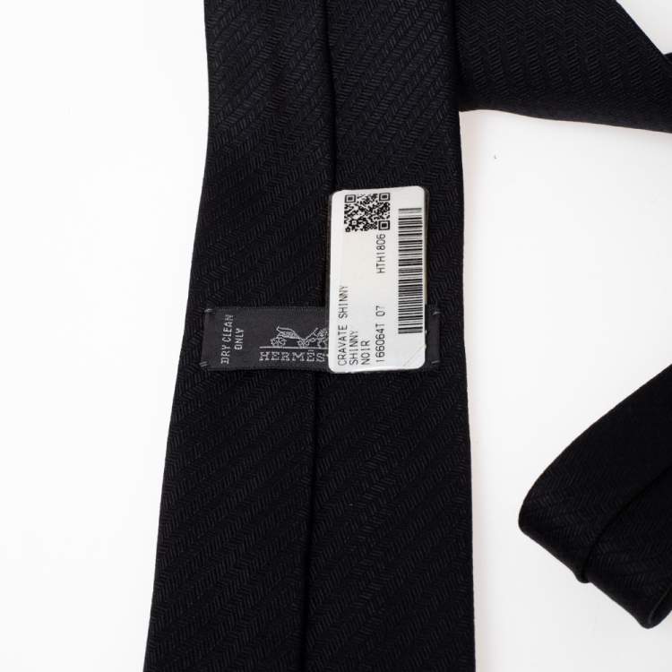 Pre Owned Hermes Black 7 Shinny Silk Tie 