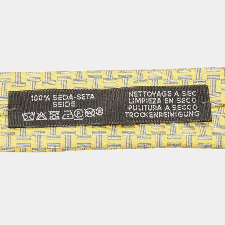 مملوكة مسبقًا Hermès Yellow 7 Quinte Printed Silk Slim Tie