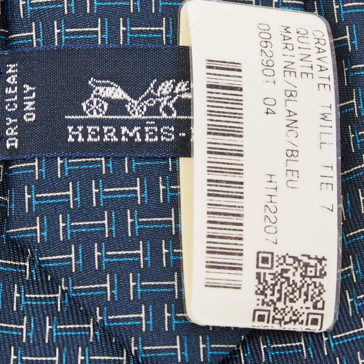 مملوكة مسبقًا Hermès Navy Blue 7 Quinte Printed Silk Slim Tie