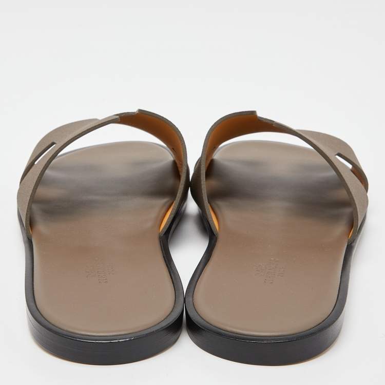 Pre Owned Hermés Taupe Leather Izmir Flat Slides Size 42