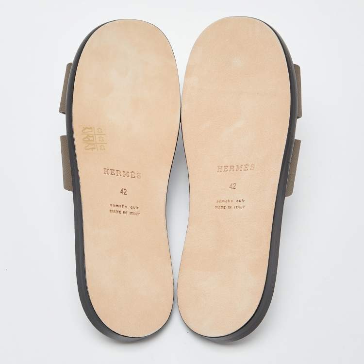 Pre Owned Hermés Taupe Leather Izmir Flat Slides Size 42
