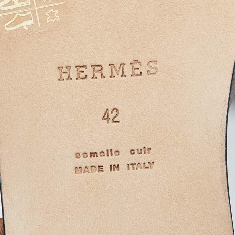 Pre Owned Hermés Taupe Leather Izmir Flat Slides Size 42