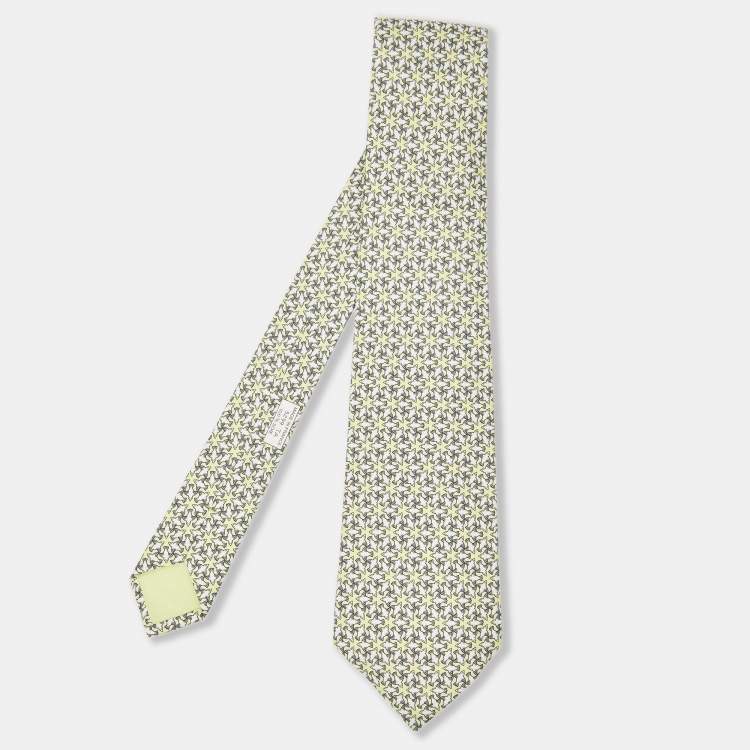 Pre Owned Hermès Lime Green Dove Print Silk Traditional Tie