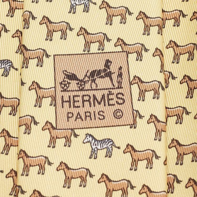 مملوكة مسبقًا Hermes Yellow Horse Silk Traditional Tie 