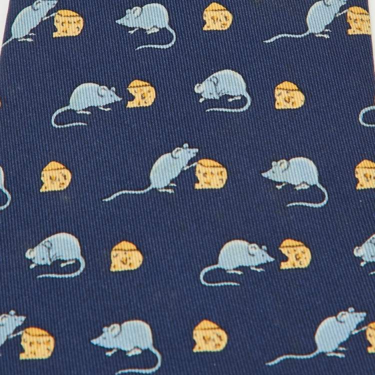 مملوكة مسبقًا Hermès Navy Blue Mouse and Cheese Print Silk Classic Tie