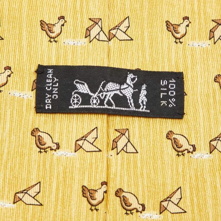 Pre Owned Hermès Yellow Whimsical Chickens Print Silk Classic Tie