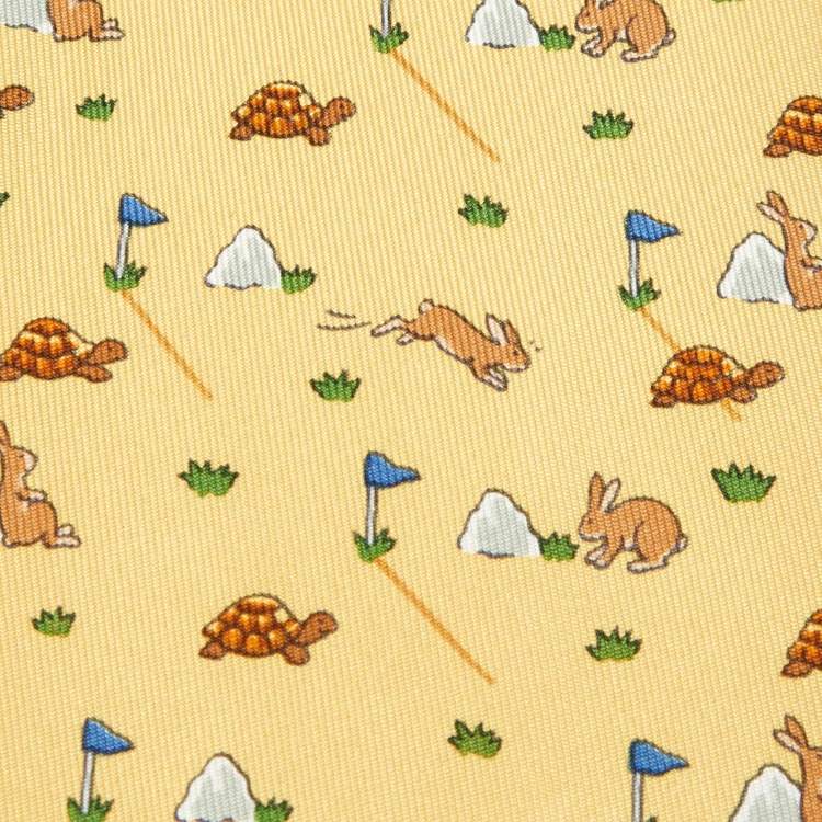 مملوكة مسبقًا Hermès Yellow Turtle & Hare Print Silk Tie