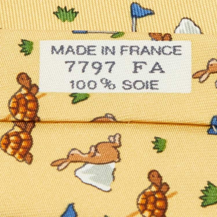مملوكة مسبقًا Hermès Yellow Turtle & Hare Print Silk Tie