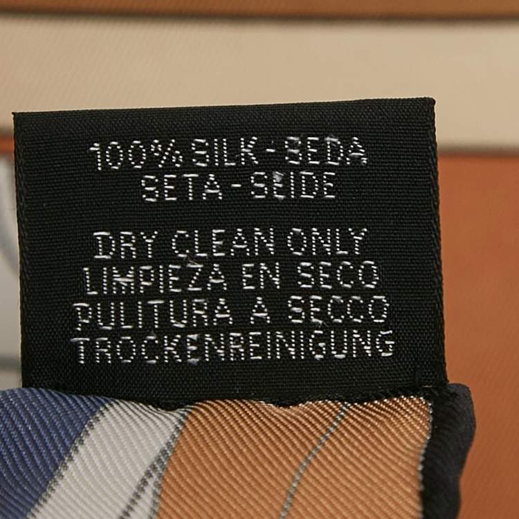 Pre Owned Hermès Bleu Silk Twill N'Oublie Pas Tes Cles Pocket Square