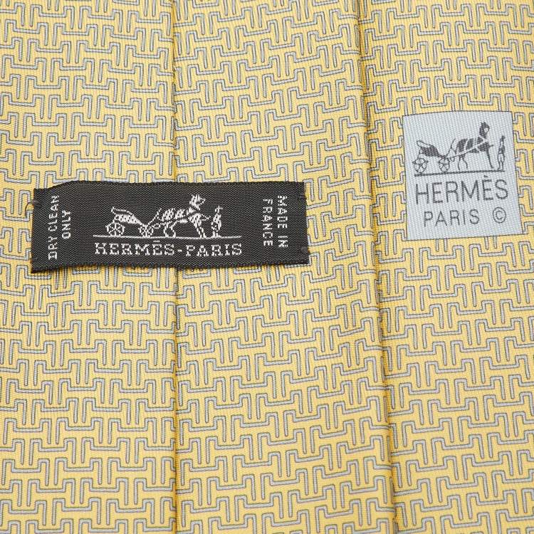 Pre Owned Hermès Yellow Printed Silk Classic Tie