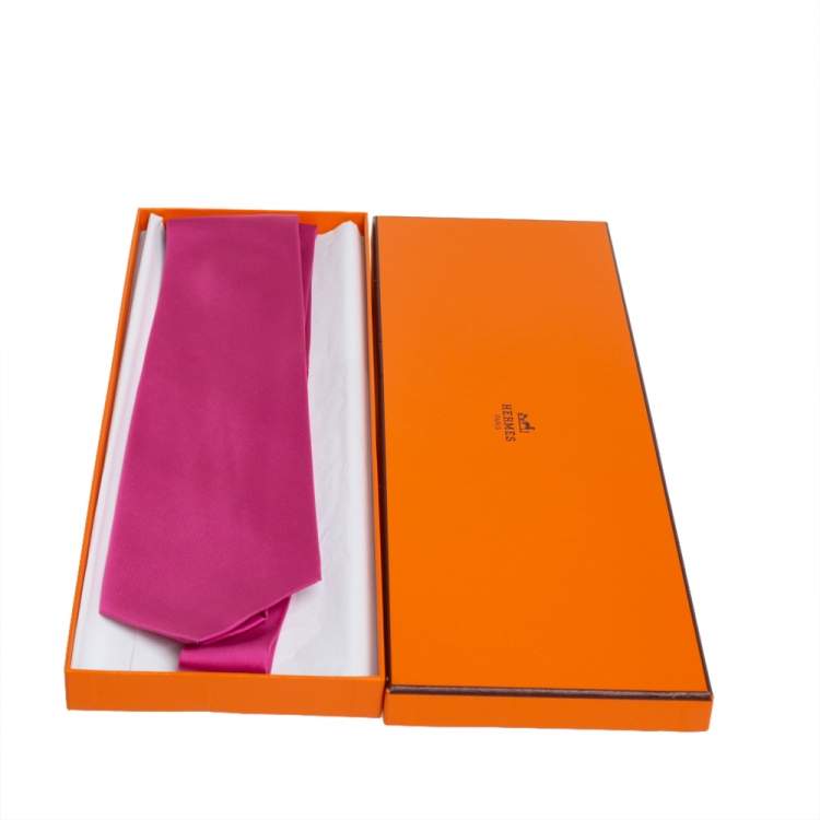 مملوكة مسبقًا Hermès Fuschia/Etain Silk Twill Tie