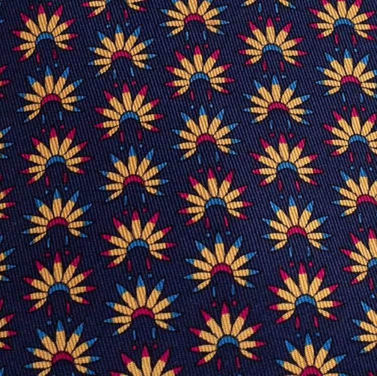 مملوكة مسبقًا Hermes Navy Blue Indian Feather Headdress Print Silk Tie