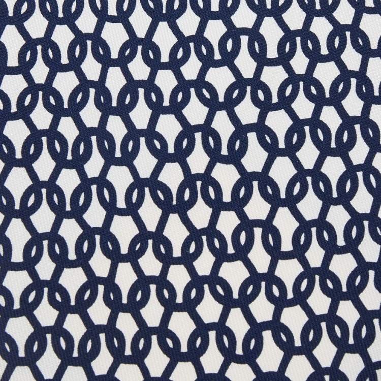 مملوكة مسبقًا Hermes White & Navy Blue Chain Link Printed Silk Tie
