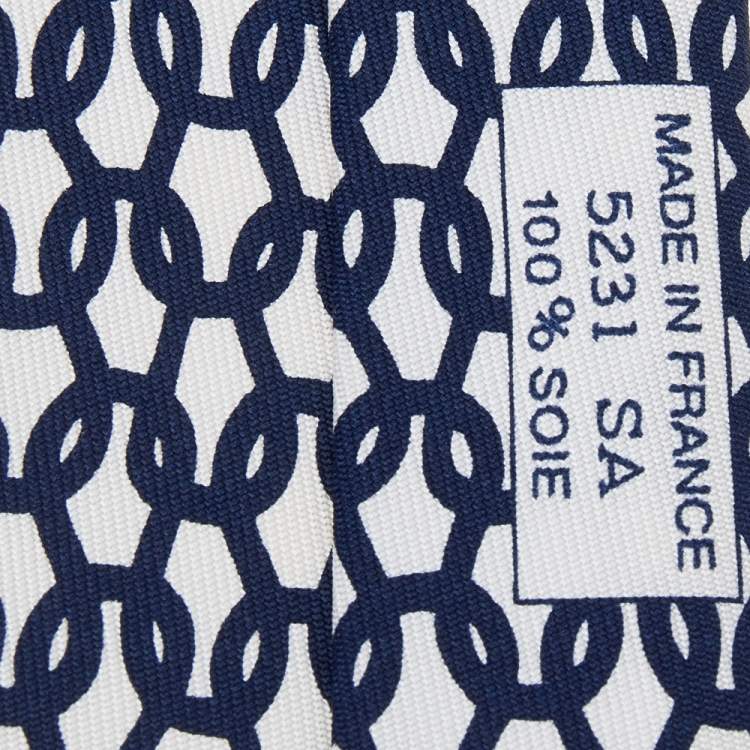 مملوكة مسبقًا Hermes White & Navy Blue Chain Link Printed Silk Tie