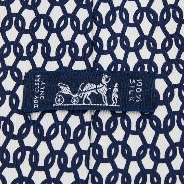 مملوكة مسبقًا Hermes White & Navy Blue Chain Link Printed Silk Tie