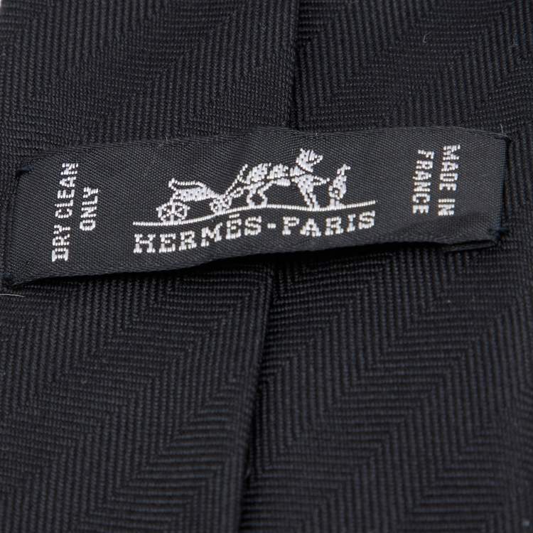Pre Owned Hermès Black Herringbone Patterned Jacquard Silk Tie