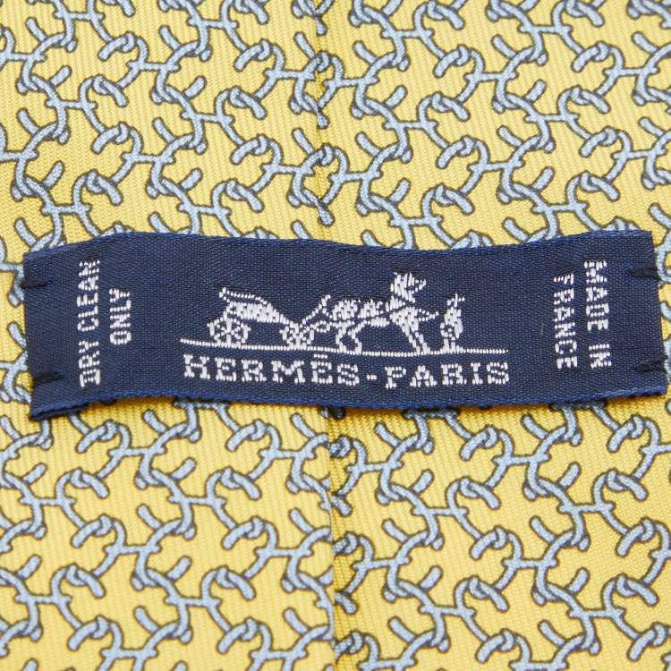مملوكة مسبقًا Hermes Yellow H Italique Printed Silk Tie