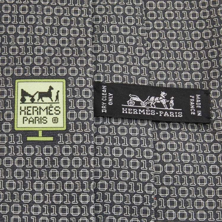 مملوكة مسبقًا Hermes Grey Numerical Print Silk Tie
