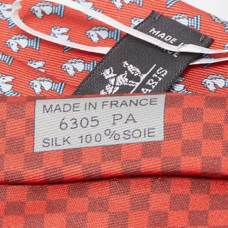 مملوكة مسبقًا Hermès Red 7 Reve de Jockey Printed Silk Slim Tie