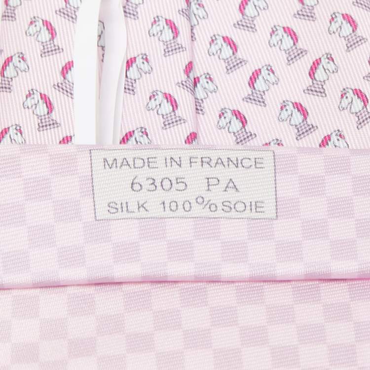 مملوكة مسبقًا Hermès Pink Echec Et Mat Printed Silk Slim Tie