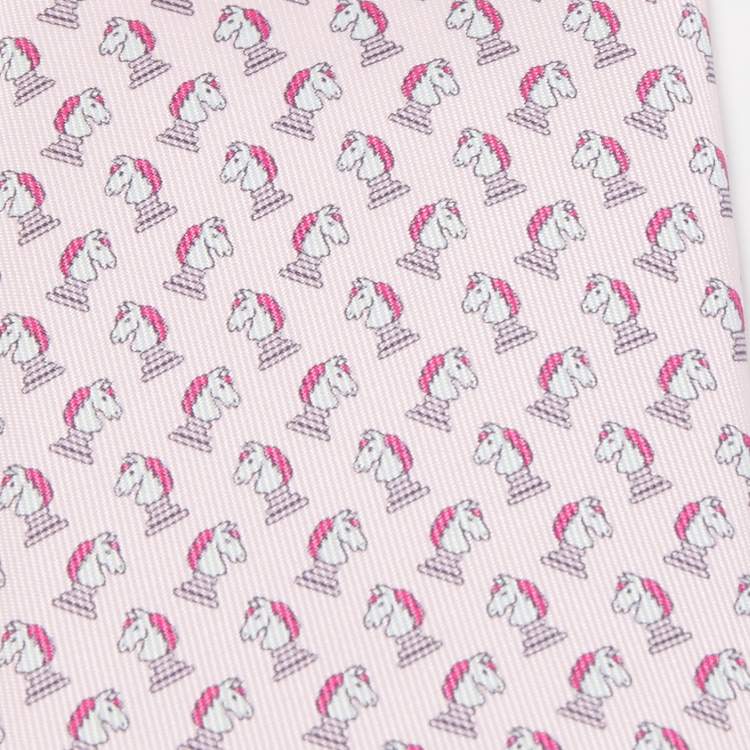 مملوكة مسبقًا Hermès Pink Echec Et Mat Printed Silk Slim Tie