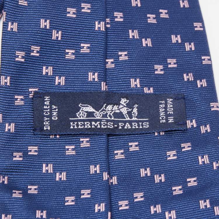 مملوكة مسبقًا Hermès Navy Blue H Patterned Silk Tie