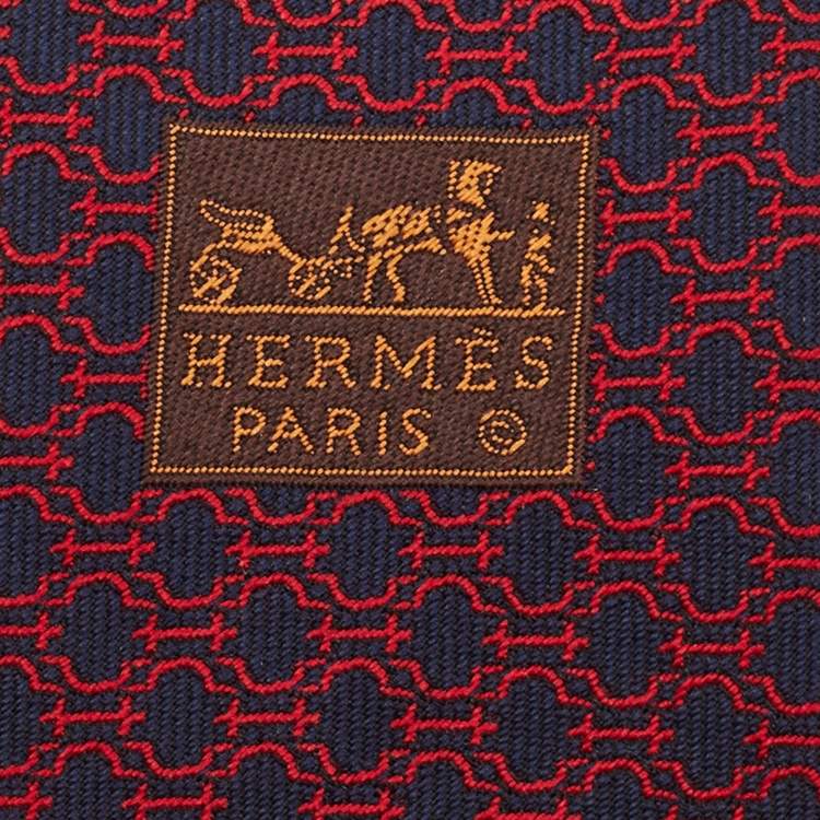 Pre Owned Hermes Navy Blue/Red Horsebit Patterned Silk Traditional Tie