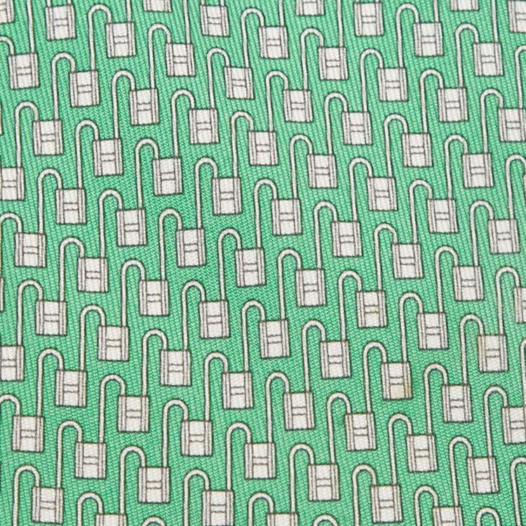 Pre Owned Hermes Green Geometric Print Silk Tie