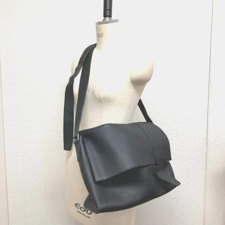 Pre Owned Hermes Sac Alfred 35 Black Taurillon Clemence Leather Messenger Bag