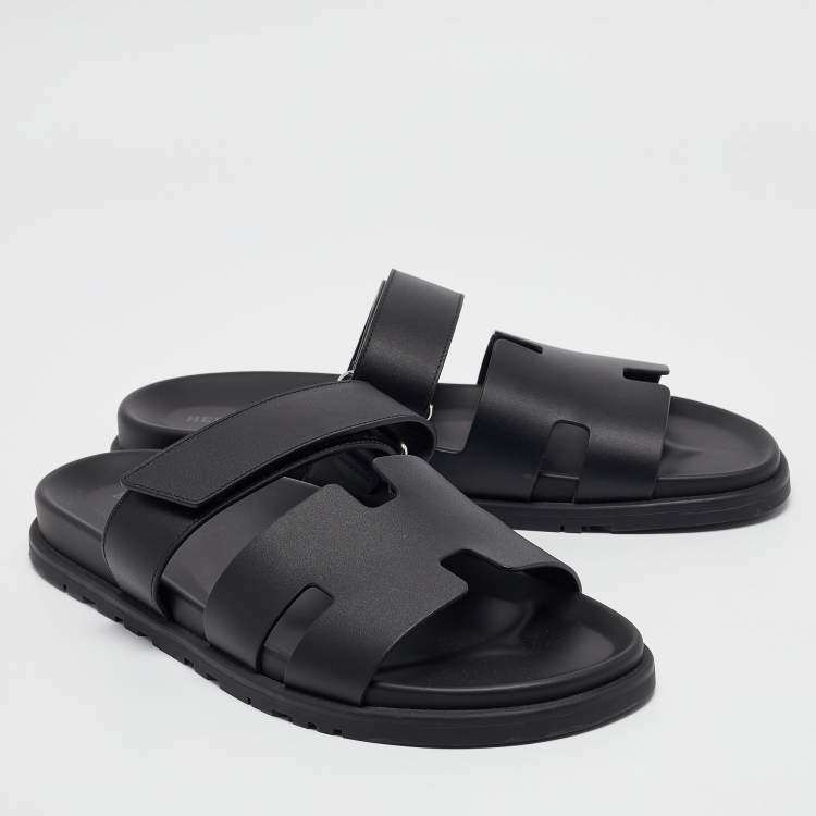 مملوكة مسبقًا Hermes Black Leather Chypre Sandals Size 43.5
