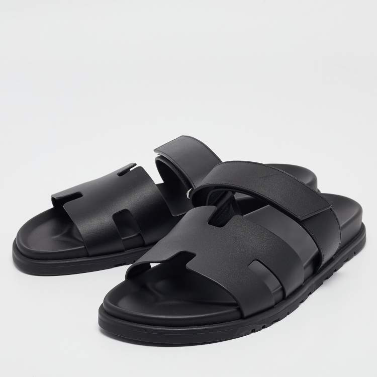 مملوكة مسبقًا Hermes Black Leather Chypre Sandals Size 43.5