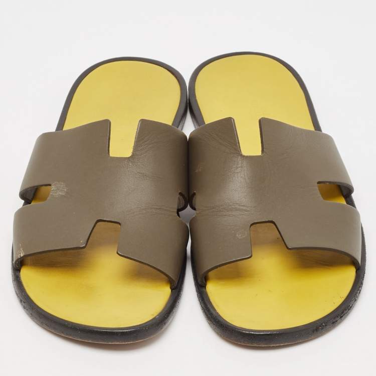 Pre Owned Hermes Grey Leather Izmir Flat Slides Size 42.5