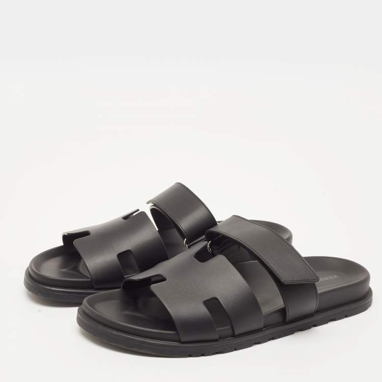 مملوكة مسبقًا Hermes Black Leather Chypre Sandals Size 43