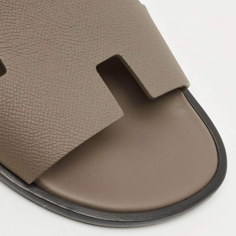 مملوكة مسبقًا Hermes Brown Leather Izmir Slide Sandals Size 44