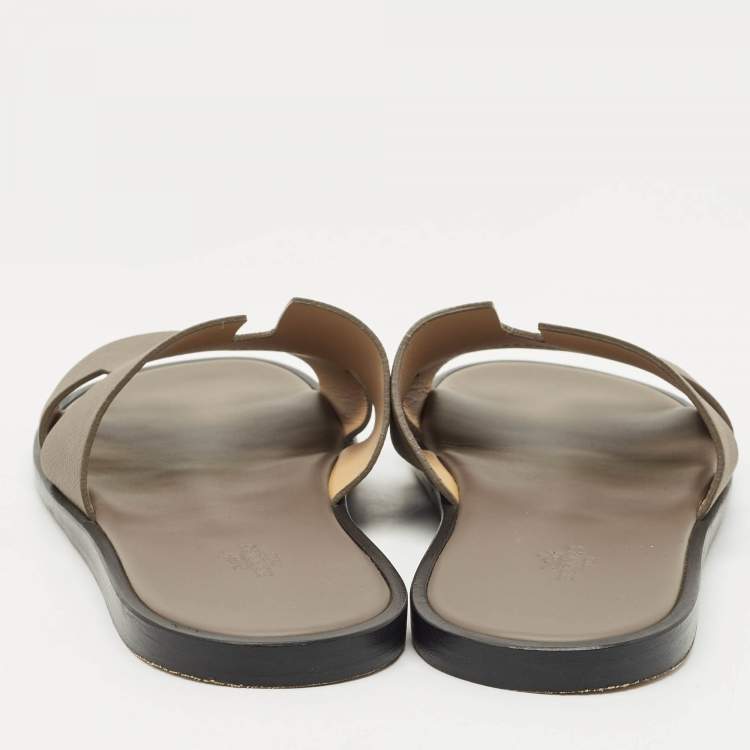 مملوكة مسبقًا Hermes Brown Leather Izmir Slide Sandals Size 44