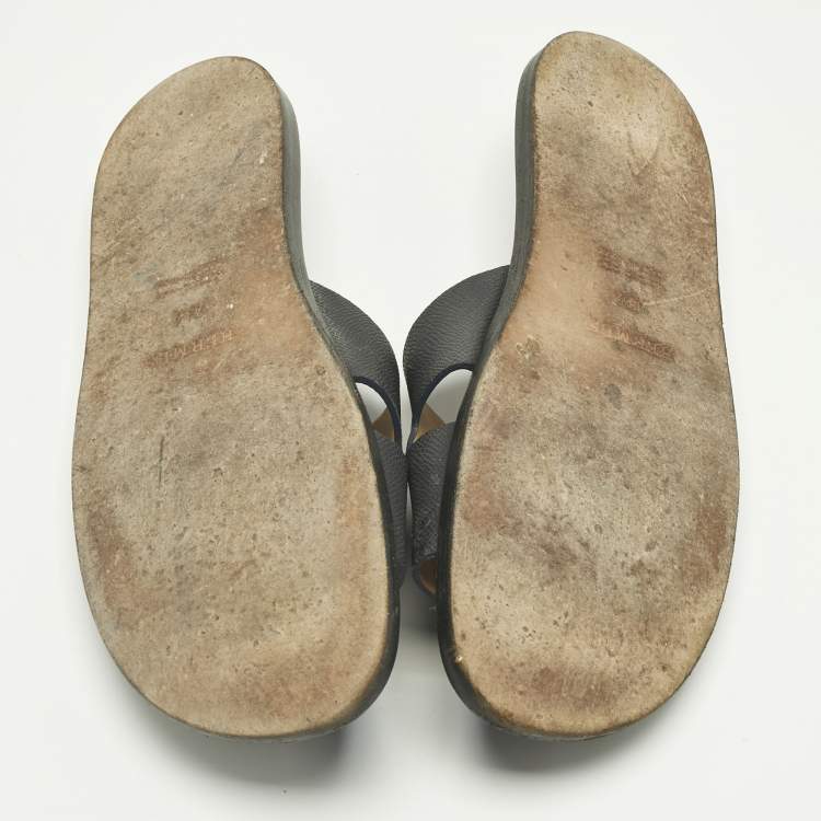 مملوكة مسبقًا Hermes Navy Blue Leather Izmir Flat Slide Size 43.5