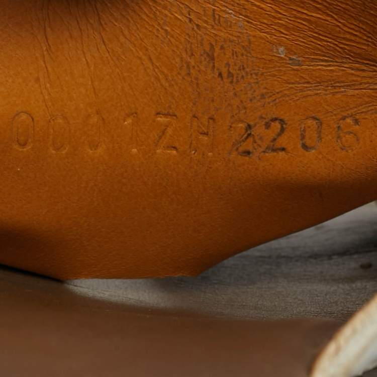 مملوكة مسبقًا Hermes Izmir Size 41.5 White Crocodile Leather Slide Sandals