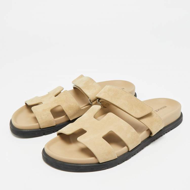 مملوكة مسبقًا Hermes Chypre Size 40 Beige Suede Flat Slide