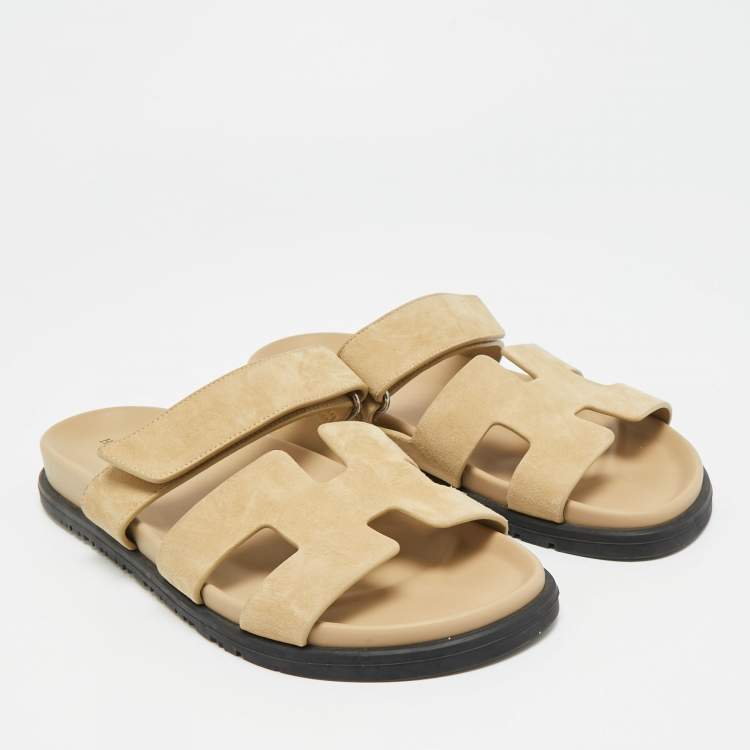 مملوكة مسبقًا Hermes Chypre Size 40 Beige Suede Flat Slide