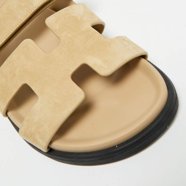 مملوكة مسبقًا Hermes Chypre Size 40 Beige Suede Flat Slide