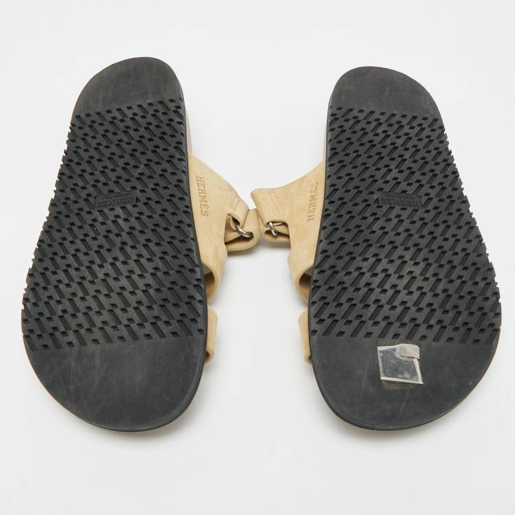 مملوكة مسبقًا Hermes Chypre Size 40 Beige Suede Flat Slide