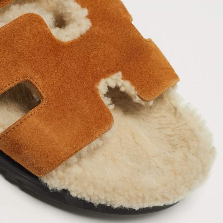 Pre Owned Hermes Chypre Size 42 Tan Shearling Fur and Suede Flat Slide