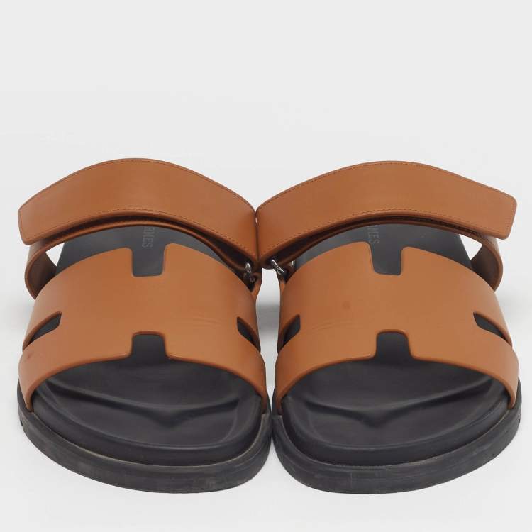 مملوكة مسبقًا Hermes Chypre Size 42 Brown Leather Flat Sandals