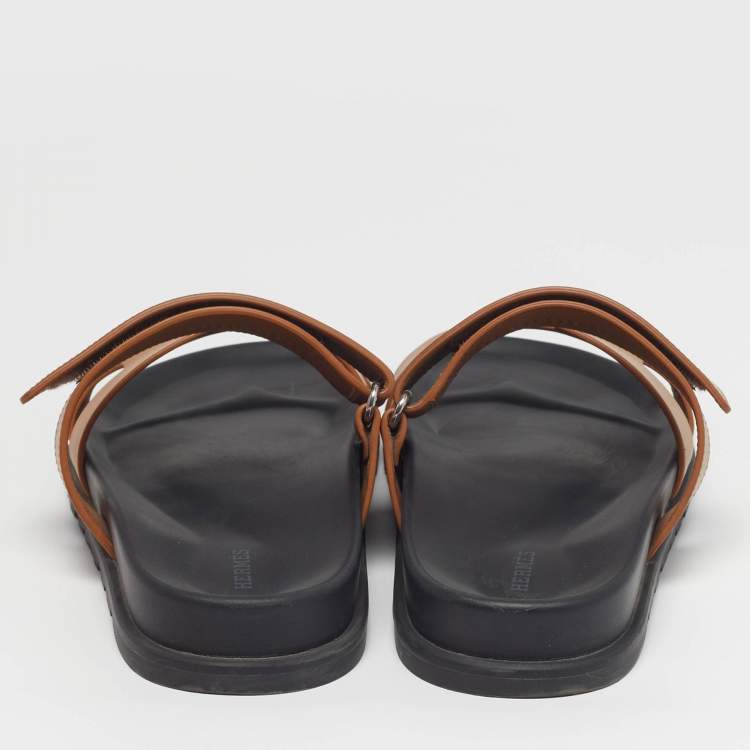 مملوكة مسبقًا Hermes Chypre Size 42 Brown Leather Flat Sandals