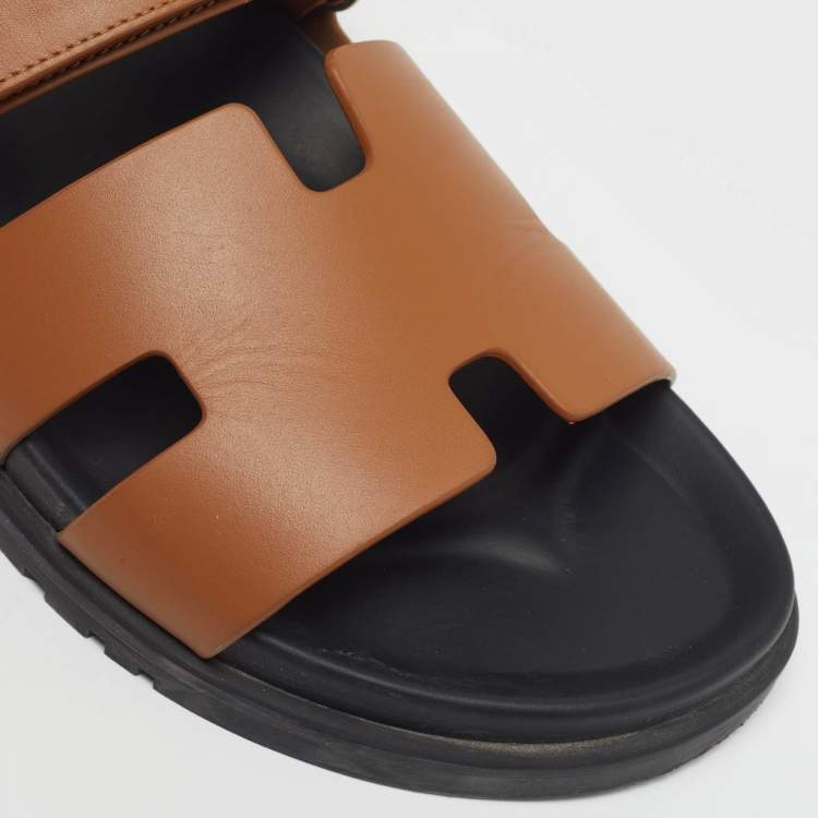 مملوكة مسبقًا Hermes Chypre Size 42 Brown Leather Flat Sandals