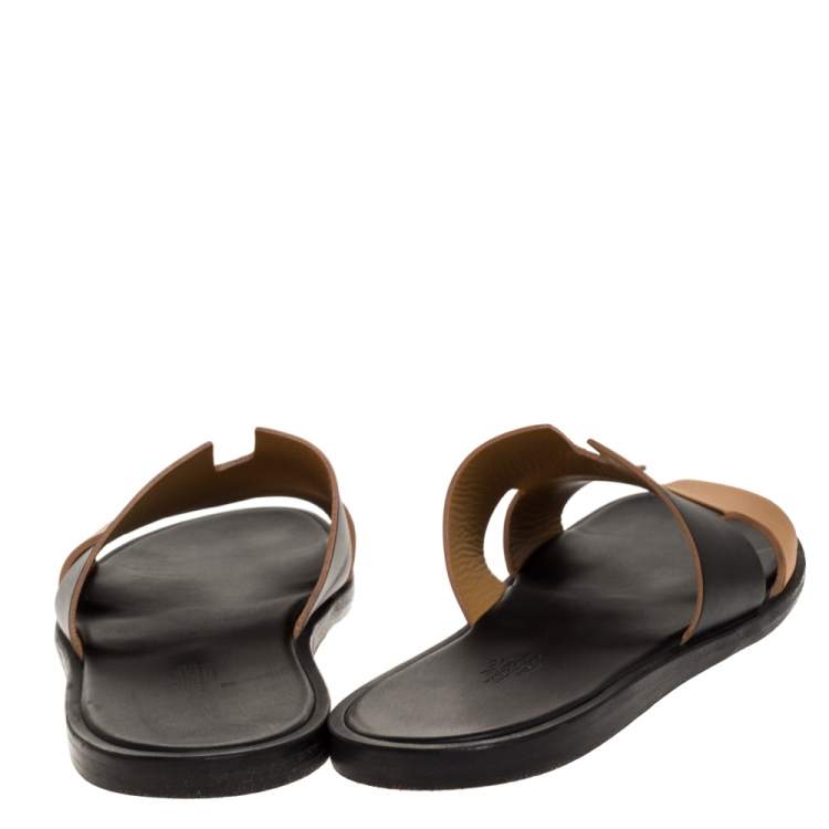 مملوكة مسبقًا Hermes Black/Brown Leather Izmir Flat Slides Size 43.5